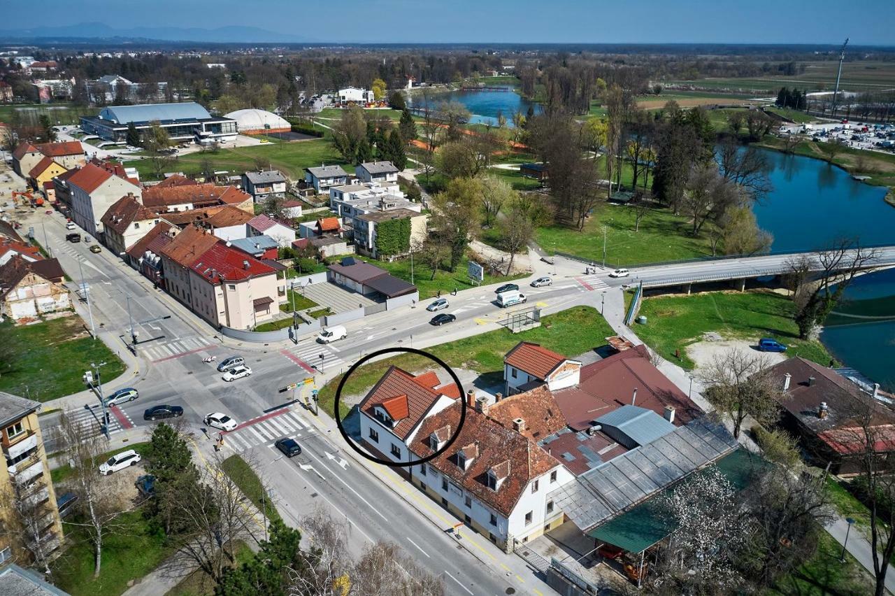 Eva Rooms & Studio Apartment Karlovac Exterior photo